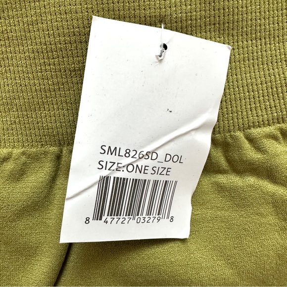 NWT Yelete Olive Green Lightweight Capri Leggings One Size - Picture 6 of 7